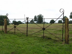 Steel double horse gates